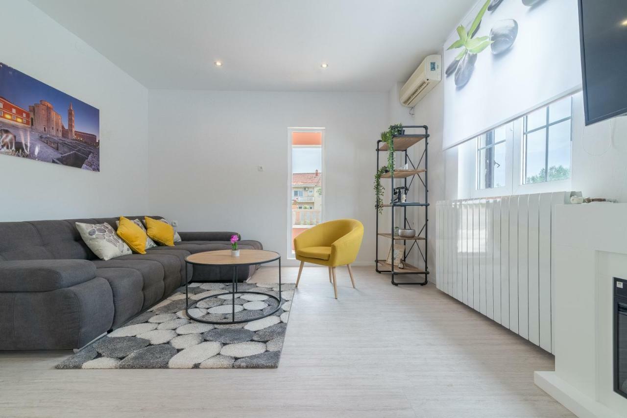 S&I Peaceful Holiday Home With Pool & Jacuzzi Galovac  Buitenkant foto