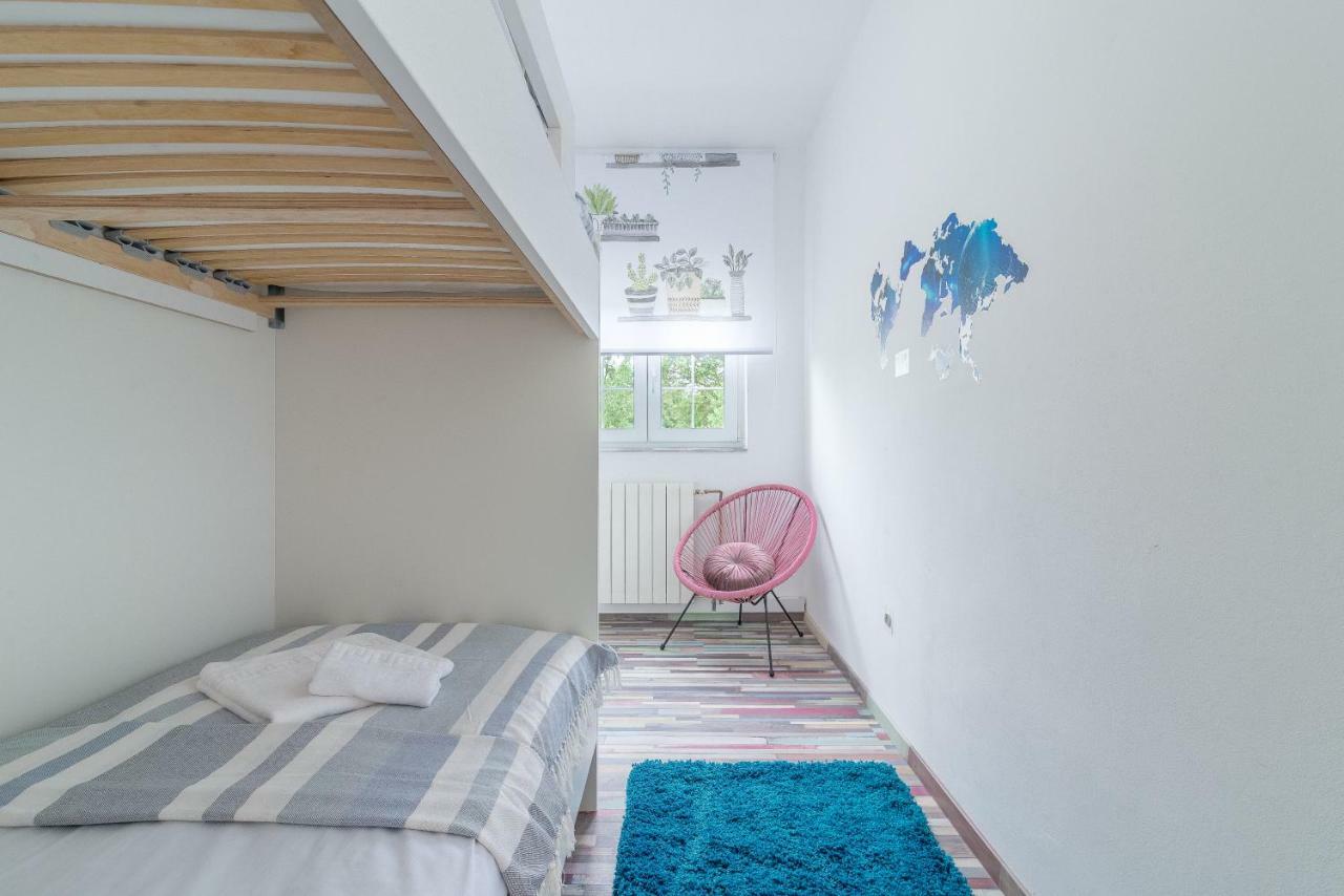 S&I Peaceful Holiday Home With Pool & Jacuzzi Galovac  Buitenkant foto